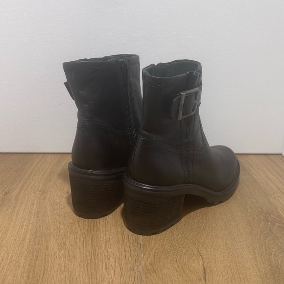 ZODIAC Gannet Black Leather Lug Sole Ankle Boots Size 7.5   New - Picture 6 of 6